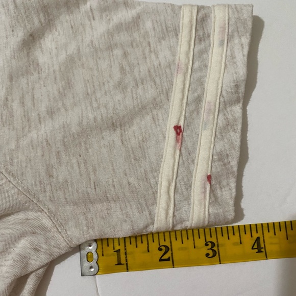 Chicago cubs women’s medium baseball graphic Cream/pink T-shirt - Picture 7 of 9